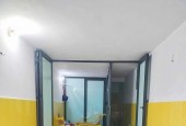 Cho thuê nhà ngõ 99 Phố Định Công Hạ, 35m2, 3 tầng, 3 ngủ, 2 vệ sinh, 8 Triệu